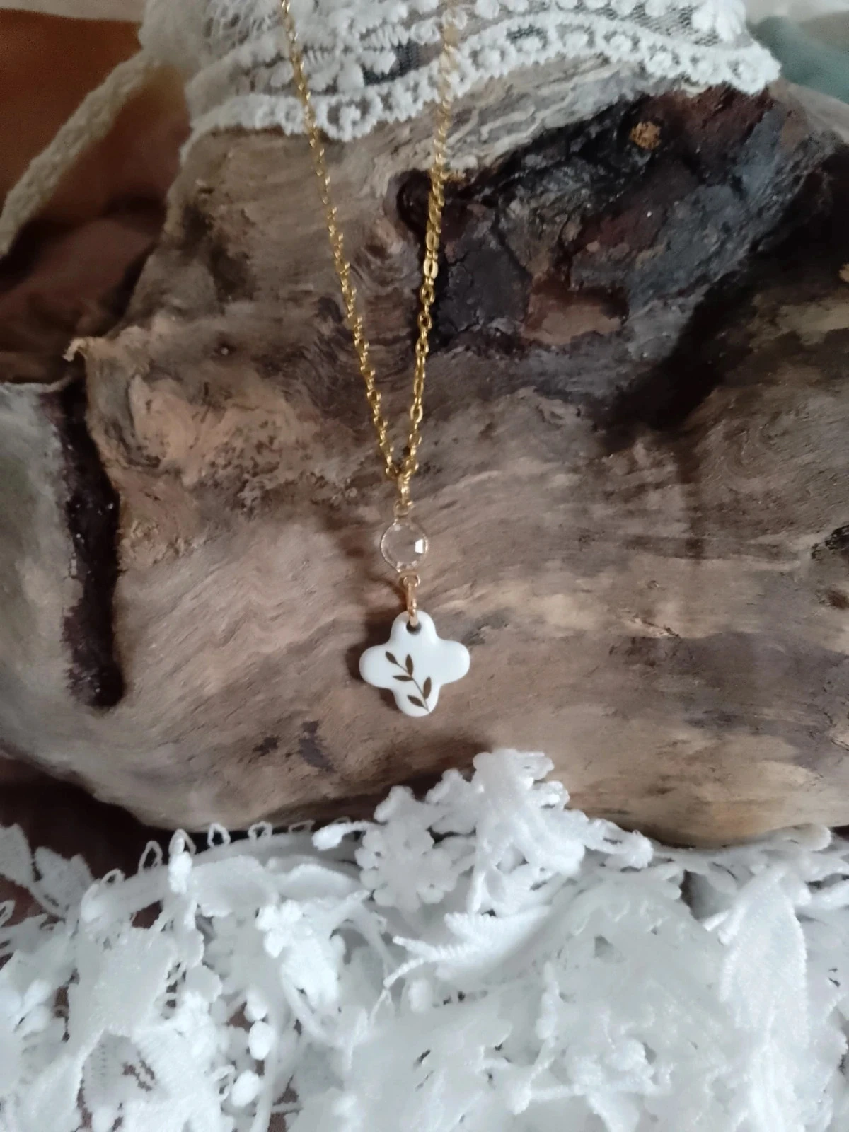 Clover porcelain and rock crystal stone necklace – photo 4